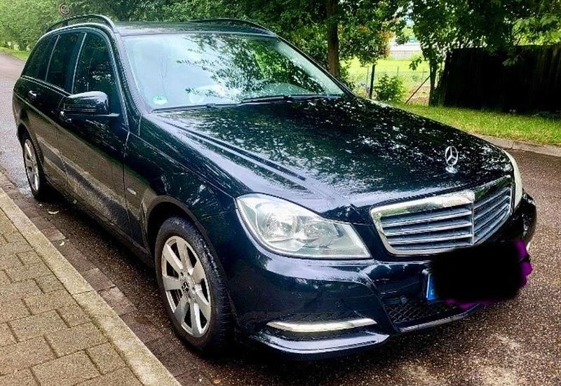 Gebraucht Mercedes C200 Elegance 136 PS (100 kW) 2013 Schwarz Kombi