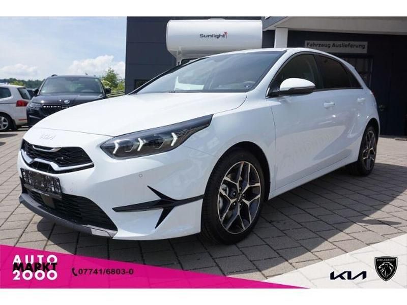 Neu Kia Ceed 101 PS (74 kW) 2025 Weiss Kleinwagen