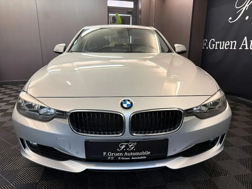 Gebraucht BMW 320 Sport Line 184 PS (135 kW) 2014 Silber Limousine