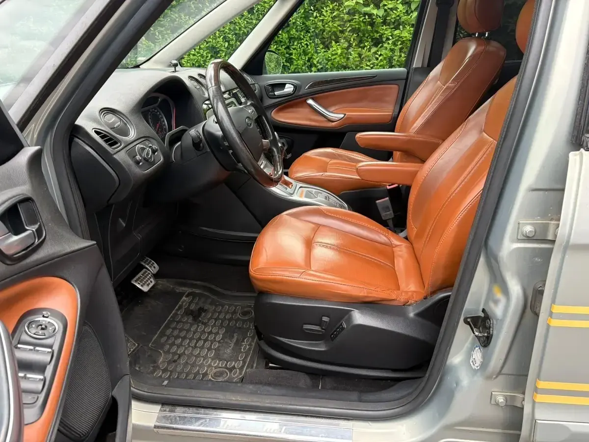 Gebraucht Ford Galaxy Individual 140 PS (102 kW) 2009 Grau Van / Kleinbus