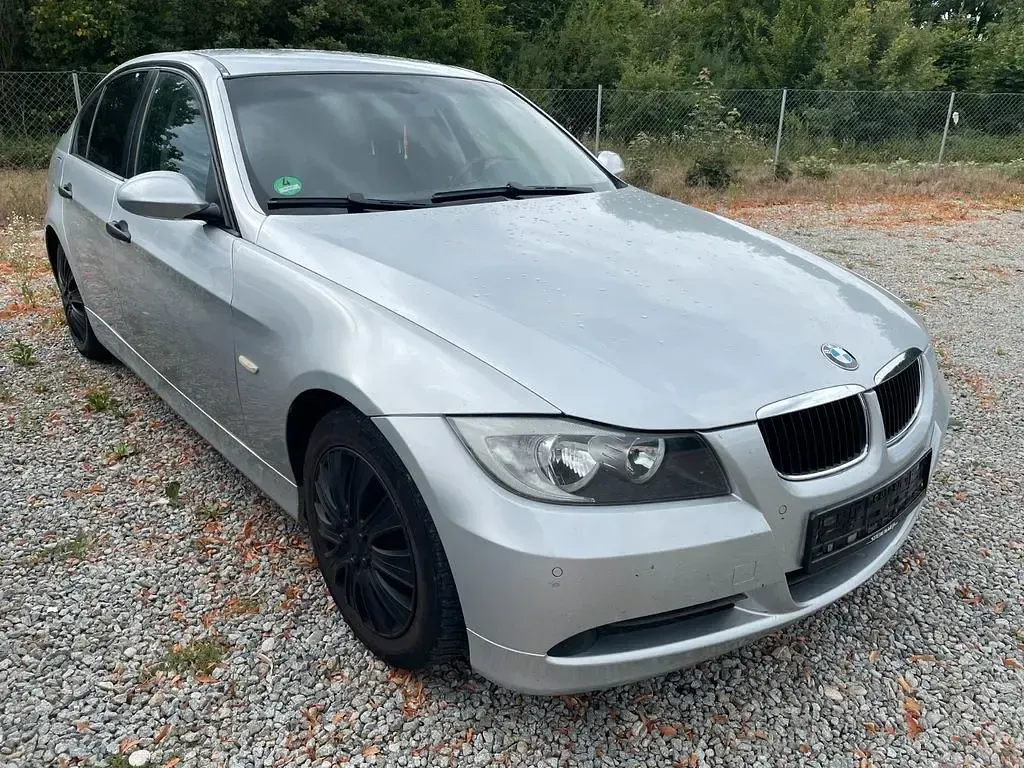Gebraucht BMW 320 Sport Line 150 PS (110 kW) 2005 Silber Limousine