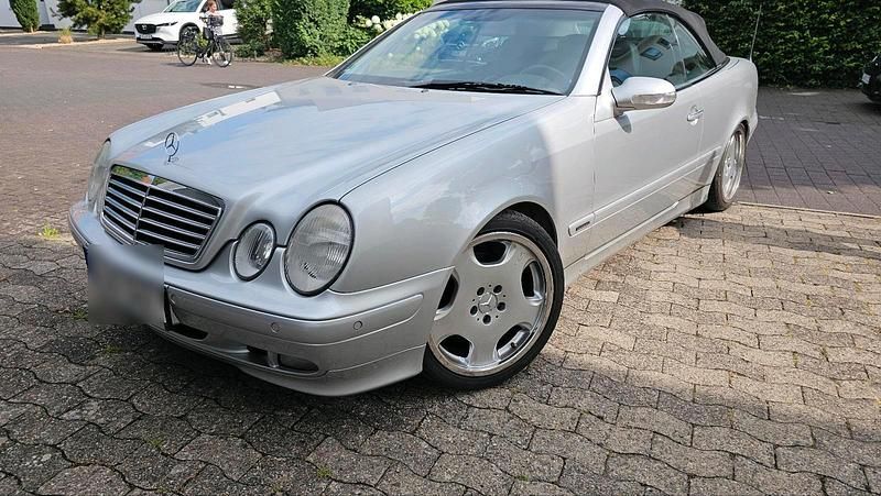 Silber Gebraucht 2001 Mercedes CLK200 Cabrio | 6.199 € (Fairer Preis) - Bild 1/4