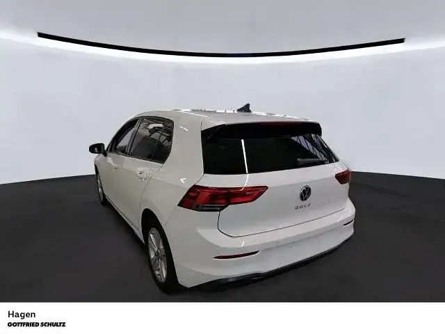 Gebraucht VW Golf VIII Life 131 PS (96 kW) 2023 Weiss Limousine