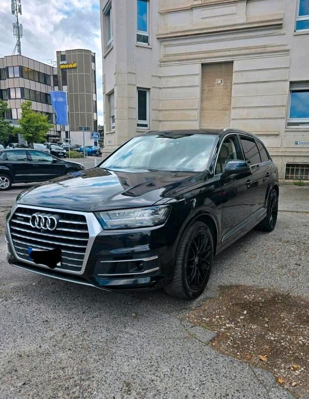 Blau Gebraucht 2015 Audi Q7 SUV | 25.999 € (Etwas zu teuer) - Bild 1/4