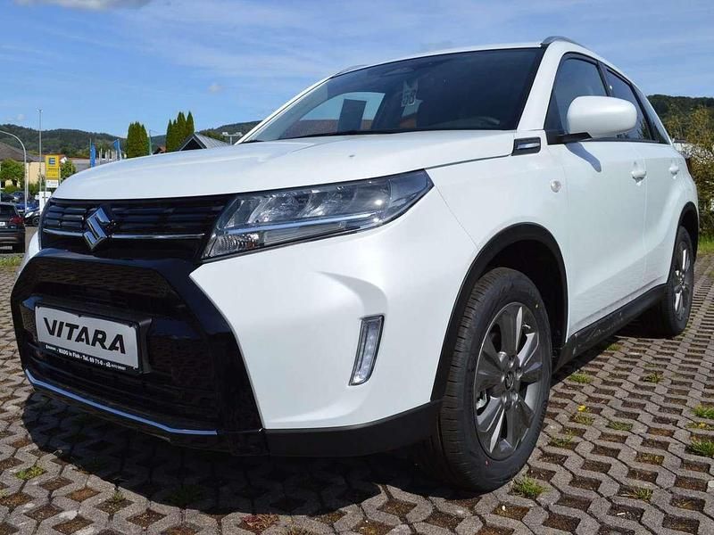 Weiß Neu 2025 Suzuki Vitara Comfort SUV | 27.490 € (Fairer Preis) - Bild 1/4