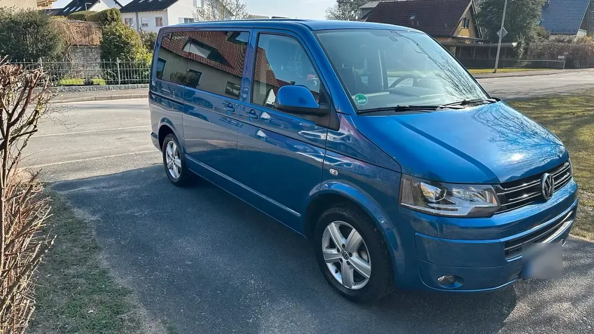 Second-hand VW Multivan 180 CP (132 kW) 2015 Albastru Monovolum