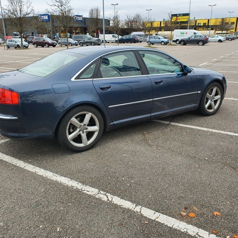 Gebraucht Audi A8 334 PS (245 kW) 2003 Blau Limousine
