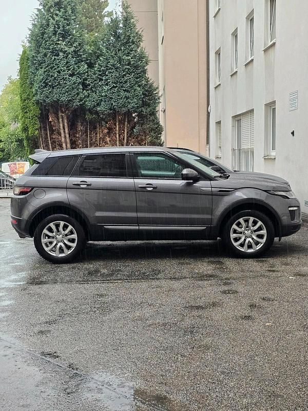 Grau Gebraucht 2017 Land Rover Range Rover SUV | 17.500 € - Bild 1/4