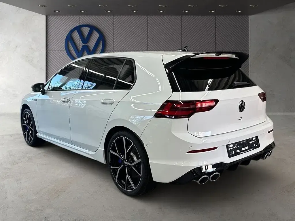 Gebraucht VW Golf VIII R 333 PS (244 kW) 2024 0q pure white Limousine