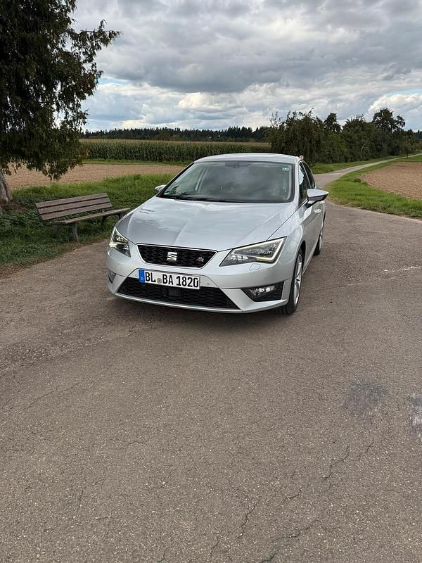 Grau Gebraucht 2015 Seat Leon FR Kleinwagen | 9.500 € (Fairer Preis) - Bild 1/4