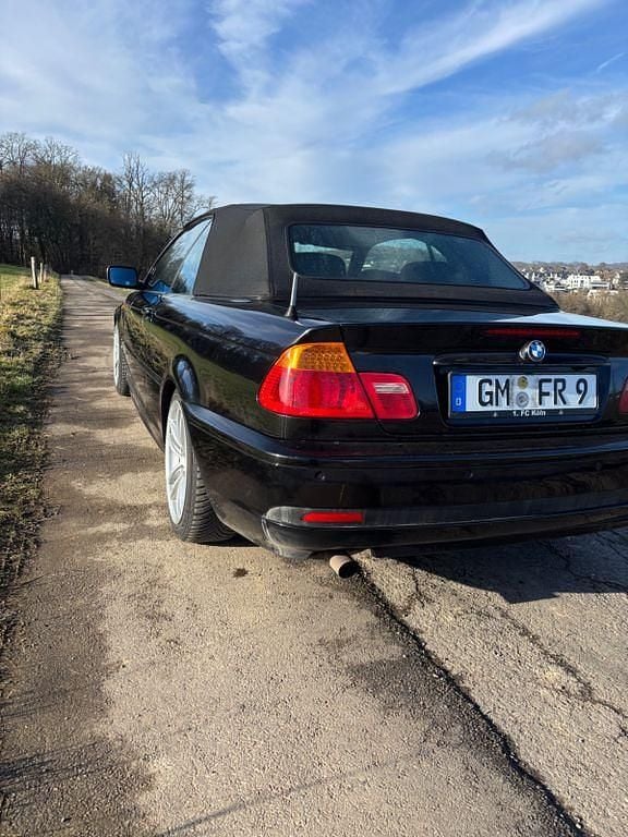 Gebraucht BMW 318 Cabriolet Performance 143 PS (105 kW) 2004 Schwarz Cabrio