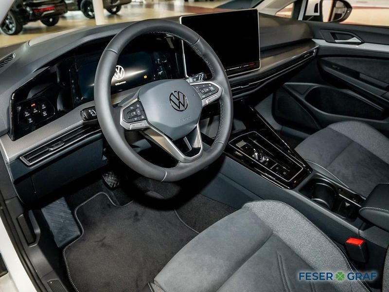 Neu VW Golf VIII Style 150 PS (110 kW) 2026 Pure white uni Kombi