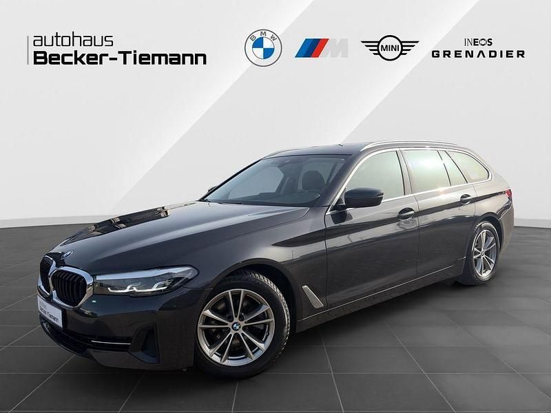 Gebraucht BMW 520 Performance 190 PS (139 kW) 2021 Sophistograu brillanteffekt Kombi