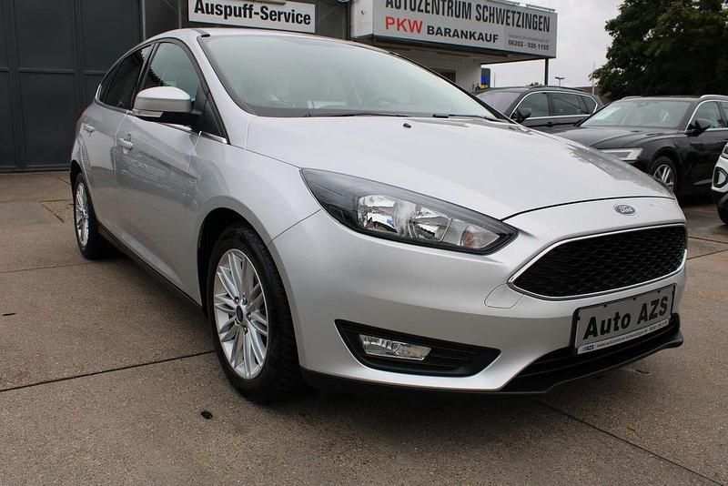Silber Gebraucht 2017 Ford Focus Limousine | 8.900 € (Fairer Preis) - Bild 1/4