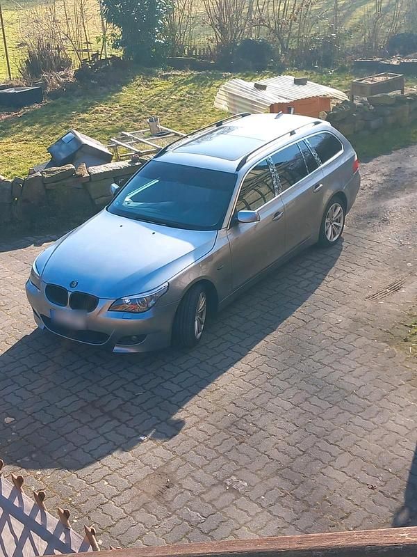 Gebraucht BMW 530 231 PS (169 kW) 2006 Grau Kombi