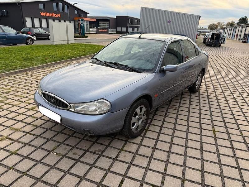 Blau Gebraucht 1998 Ford Mondeo Ghia Limousine | 1.350 € (Superpreis) - Bild 1/4