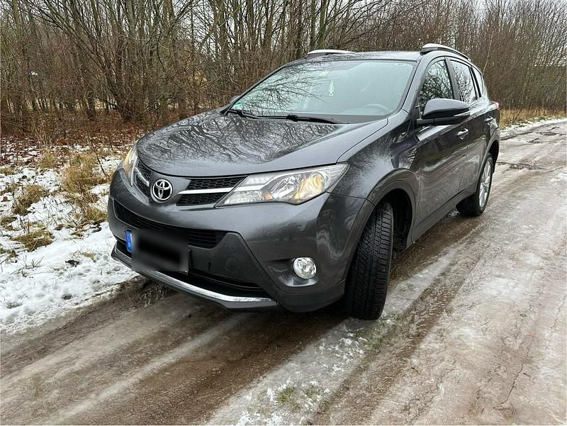 Grau Gebraucht 2013 Toyota RAV4 Limousine | 12.850 € - Bild 1/4