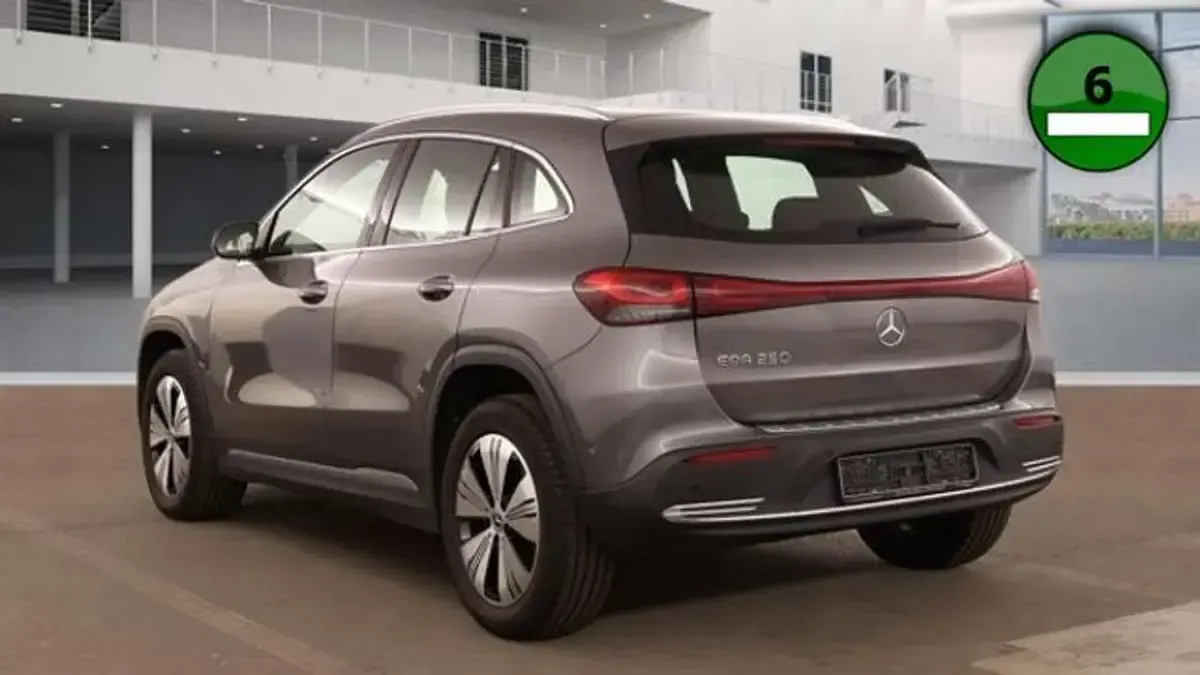 Second-hand Mercedes EQA250 Progressive 139 kW (190 CP) 2023 Gri SUV