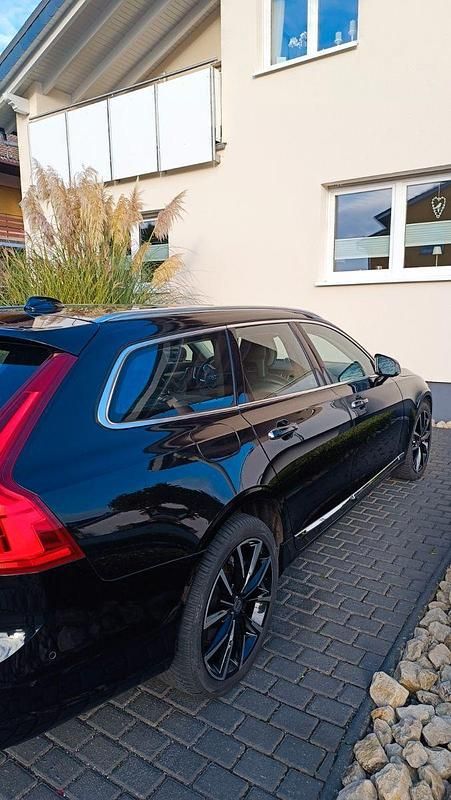 Schwarz Gebraucht 2016 Volvo V90 Inscription Kombi | 19.800 € (Fairer Preis) - Bild 1/4