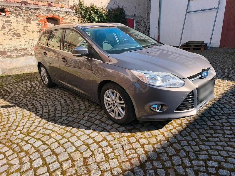 Usata Ford Focus 140 CV (102 kW) 2012 Marrone Station wagon
