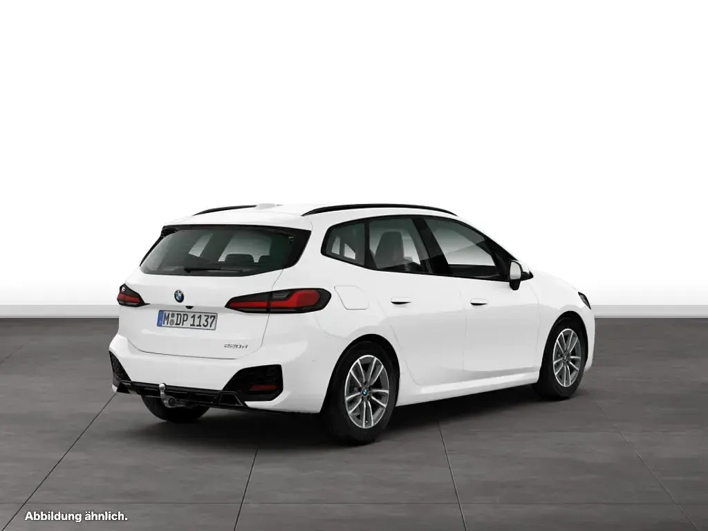 Gebraucht BMW 220 Active Tourer Sport Line 150 PS (110 kW) 2026 Weiß Van / Kleinbus