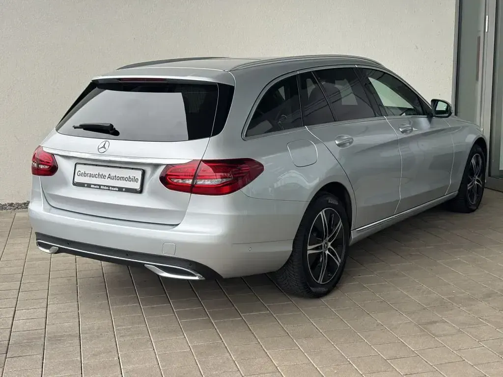 Gebraucht Mercedes C220 194 PS (142 kW) 2019 Silber Limousine