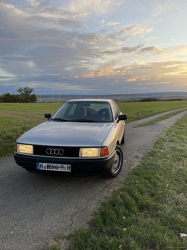 Gebraucht Audi 80 90 PS (66 kW) 1990 Silber Limousine
