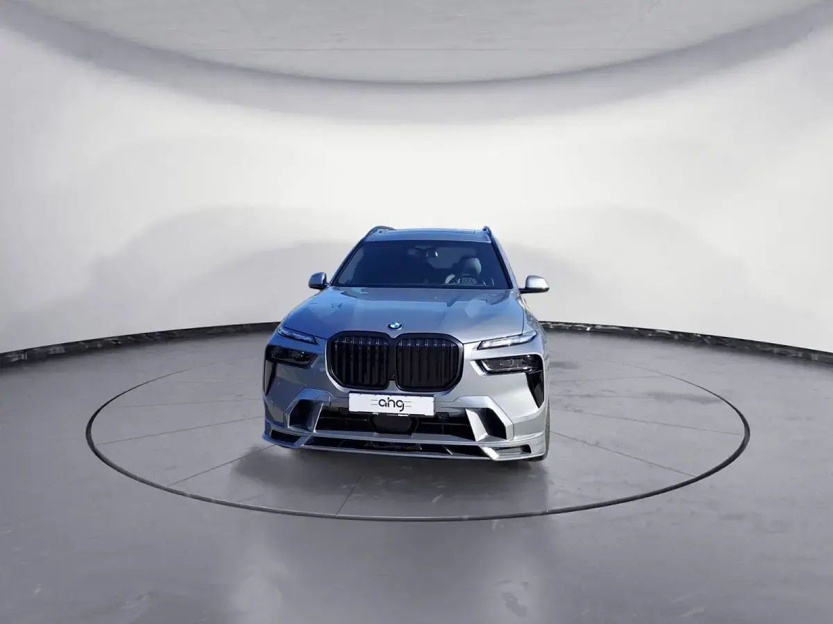 Ny BMW X7 621 HK (456 kW) 2026 Grå SUV