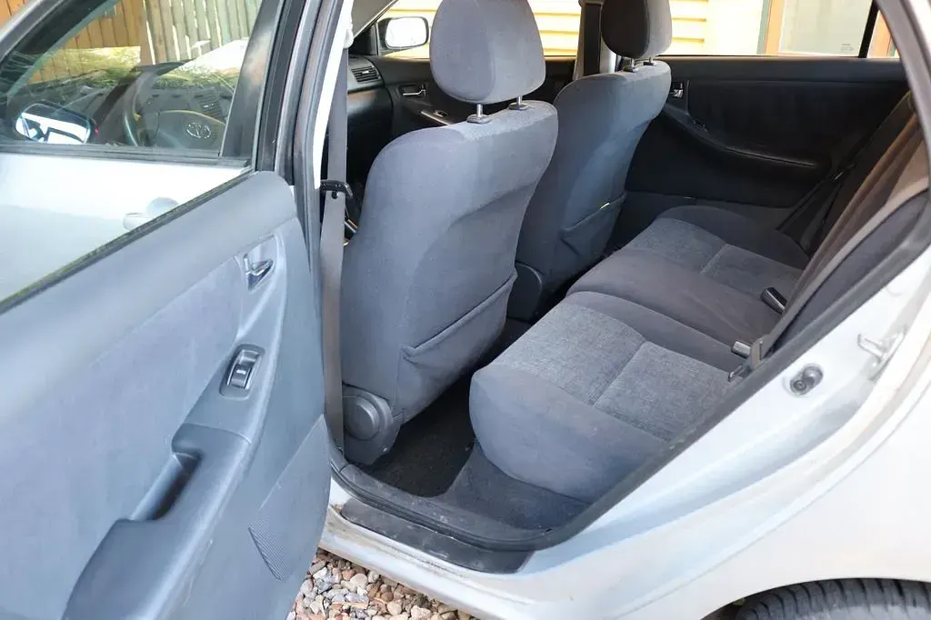 Gebraucht Toyota Corolla Sol 110 PS (80 kW) 2002 Silber Limousine
