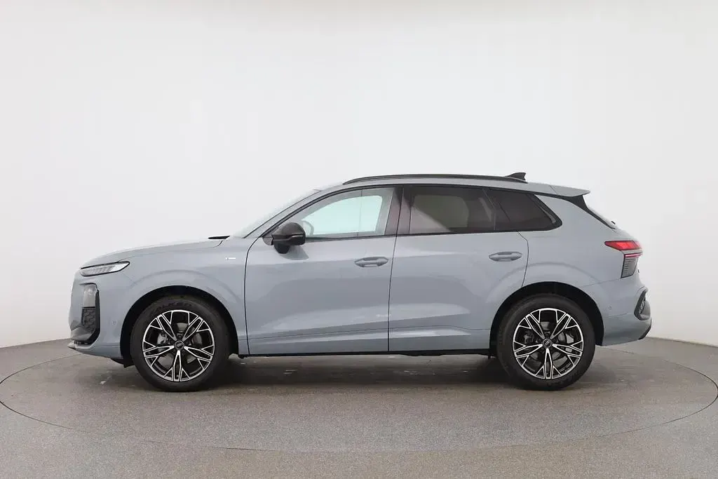 Gebraucht Audi Q3 Sport 150 PS (110 kW) 2026 Grau SUV