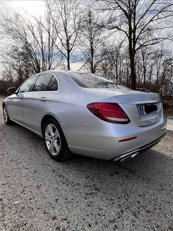 Gebraucht Mercedes E220 194 PS (142 kW) 2016 Silber Limousine