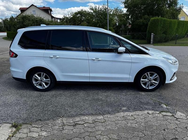 Gebraucht Ford Galaxy Titanium 165 PS (121 kW) 2020 Frostweiß Van / Kleinbus
