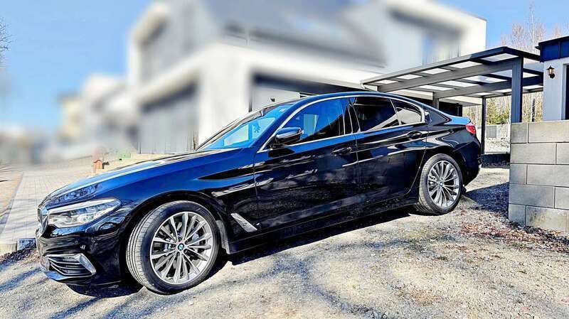 Schwarz Gebraucht 2018 BMW 530 Luxury Line Limousine | 29.900 € - Bild 1/4