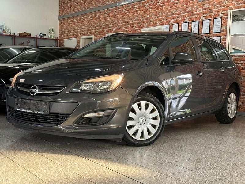 Grau Gebraucht 2014 Opel Astra Limousine | 3.880 € (Guter Preis) - Bild 1/4