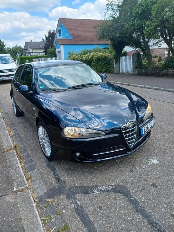 Blau Gebraucht 2008 Alfa Romeo 147 Kleinwagen | 2.100 € (Fairer Preis) - Bild 1/4
