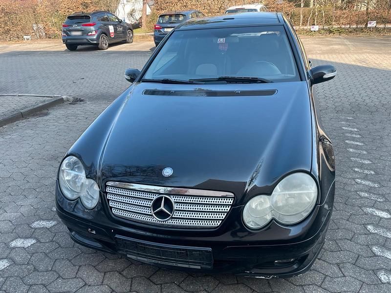 Gebraucht Mercedes C220 150 PS (110 kW) 2004 Schwarz Coupé