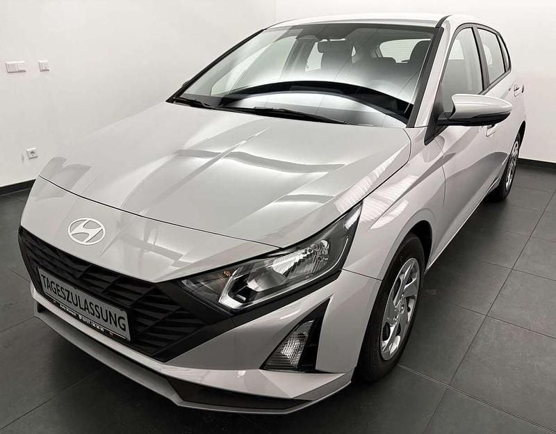 Neu Hyundai i20 79 PS (58 kW) 2025 Lumengrau Kleinwagen