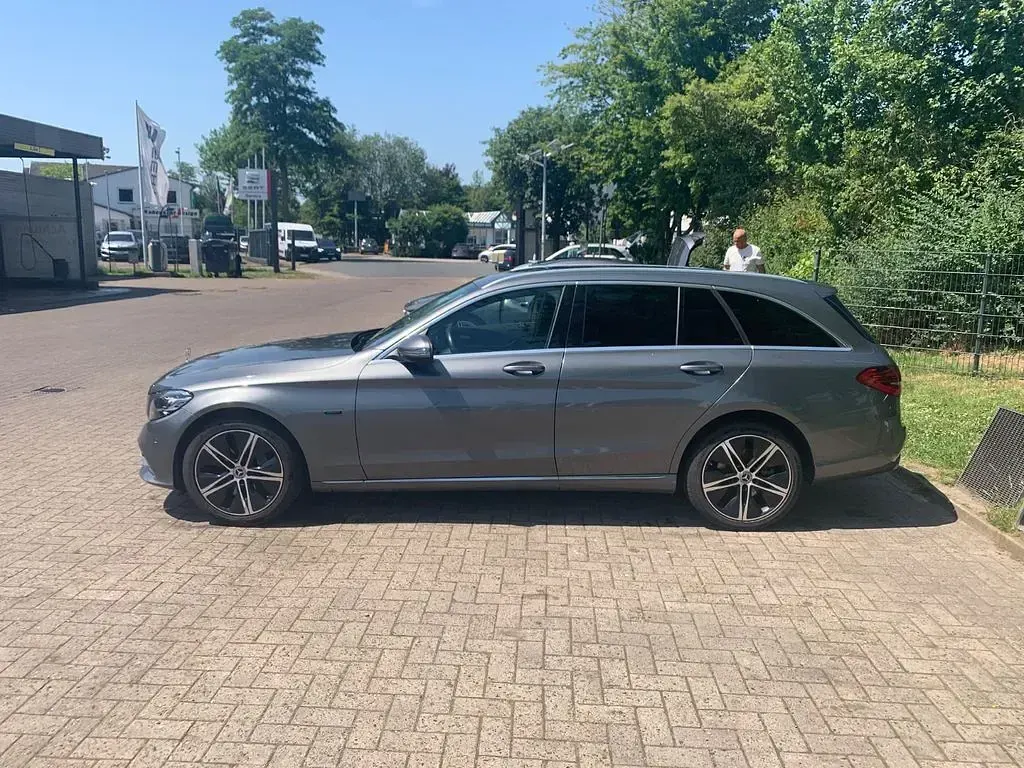 Gebraucht Mercedes C300e Exclusive 194 PS (142 kW) 2020 Grau Kombi