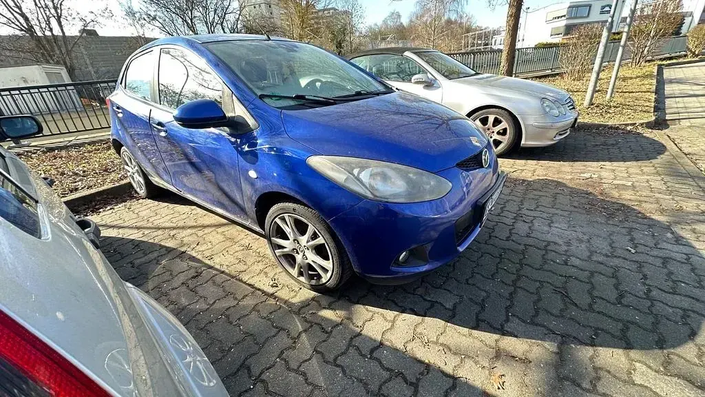 Usata Mazda 2 103 CV (75 kW) 2008 Blu Utilitaria