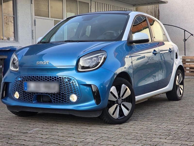 Blau Gebraucht 2021 Smart ForFour Electric Drive Kleinwagen | 9.799 € (Fairer Preis) - Bild 1/4