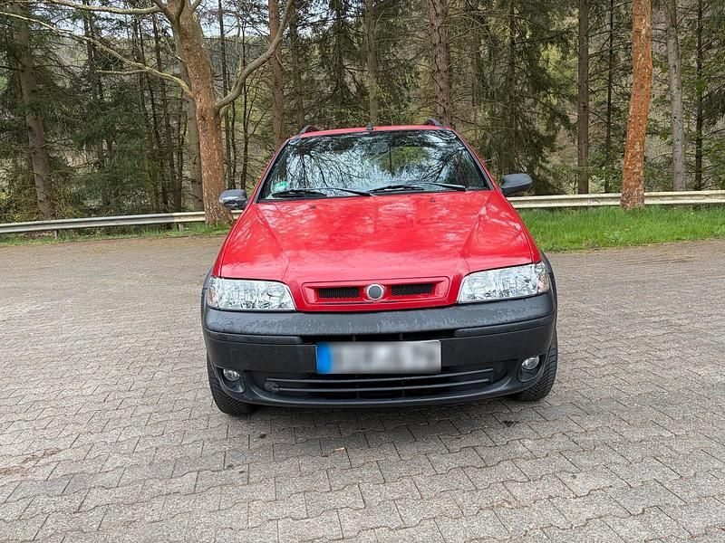Second-hand Fiat Strada 2004 Roșu Pickup