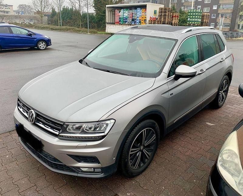 Silber Gebraucht 2019 VW Tiguan Join SUV | 22.990 € (Guter Preis) - Bild 1/4
