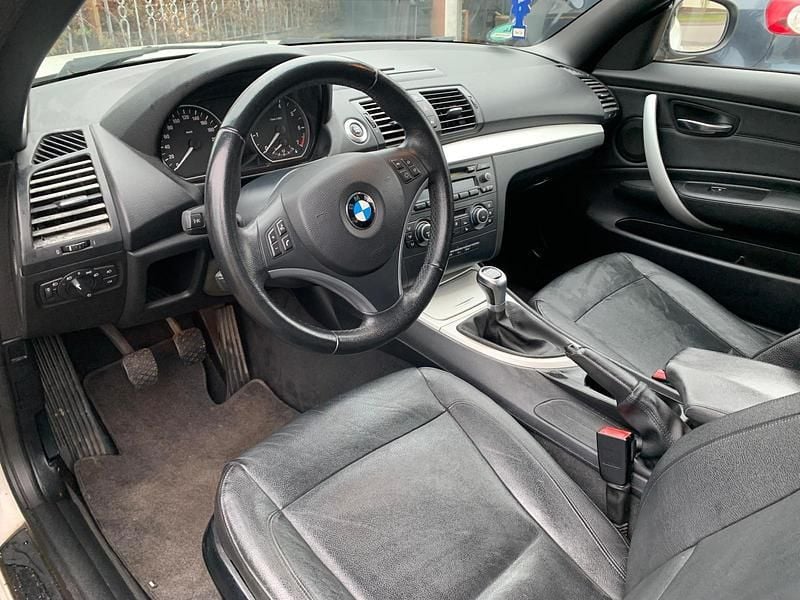 Gebraucht BMW 118 Cabriolet 142 PS (104 kW) 2010 Weiß Cabrio