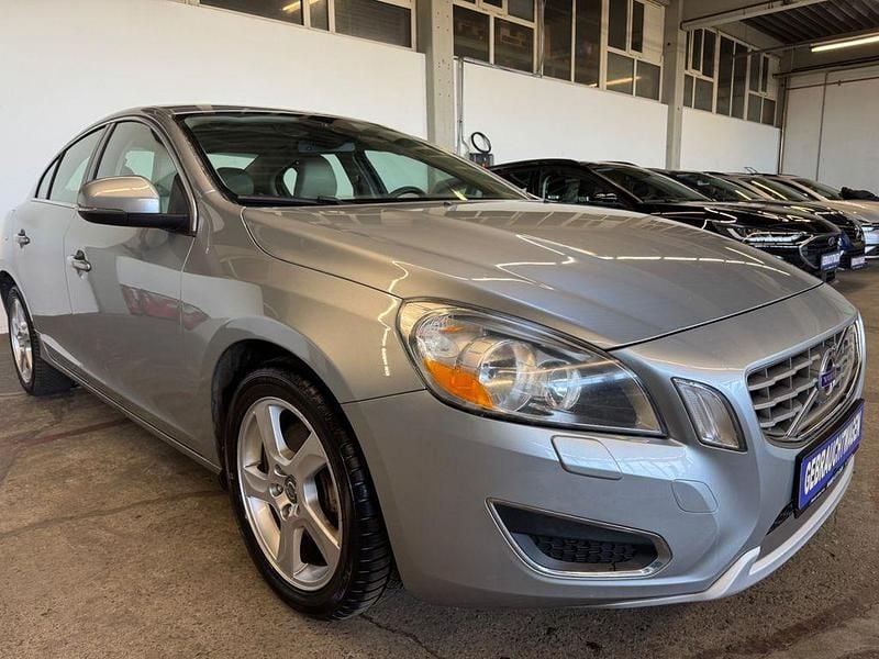 Gebraucht Volvo S60 254 PS (186 kW) 2014 Grau Limousine