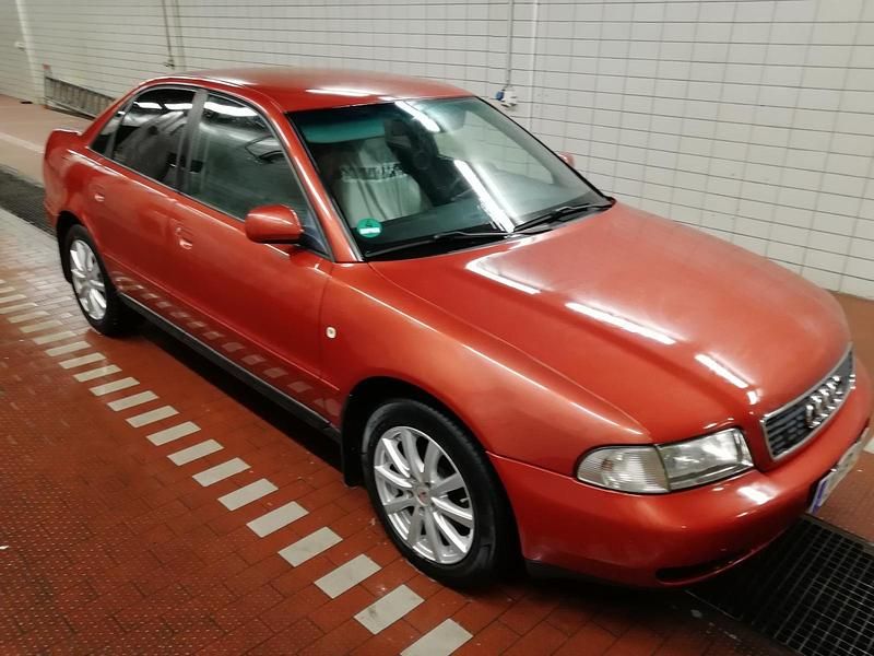 Rot Gebraucht 1997 Audi A4 Limousine | 640 € (Guter Preis) - Bild 1/4