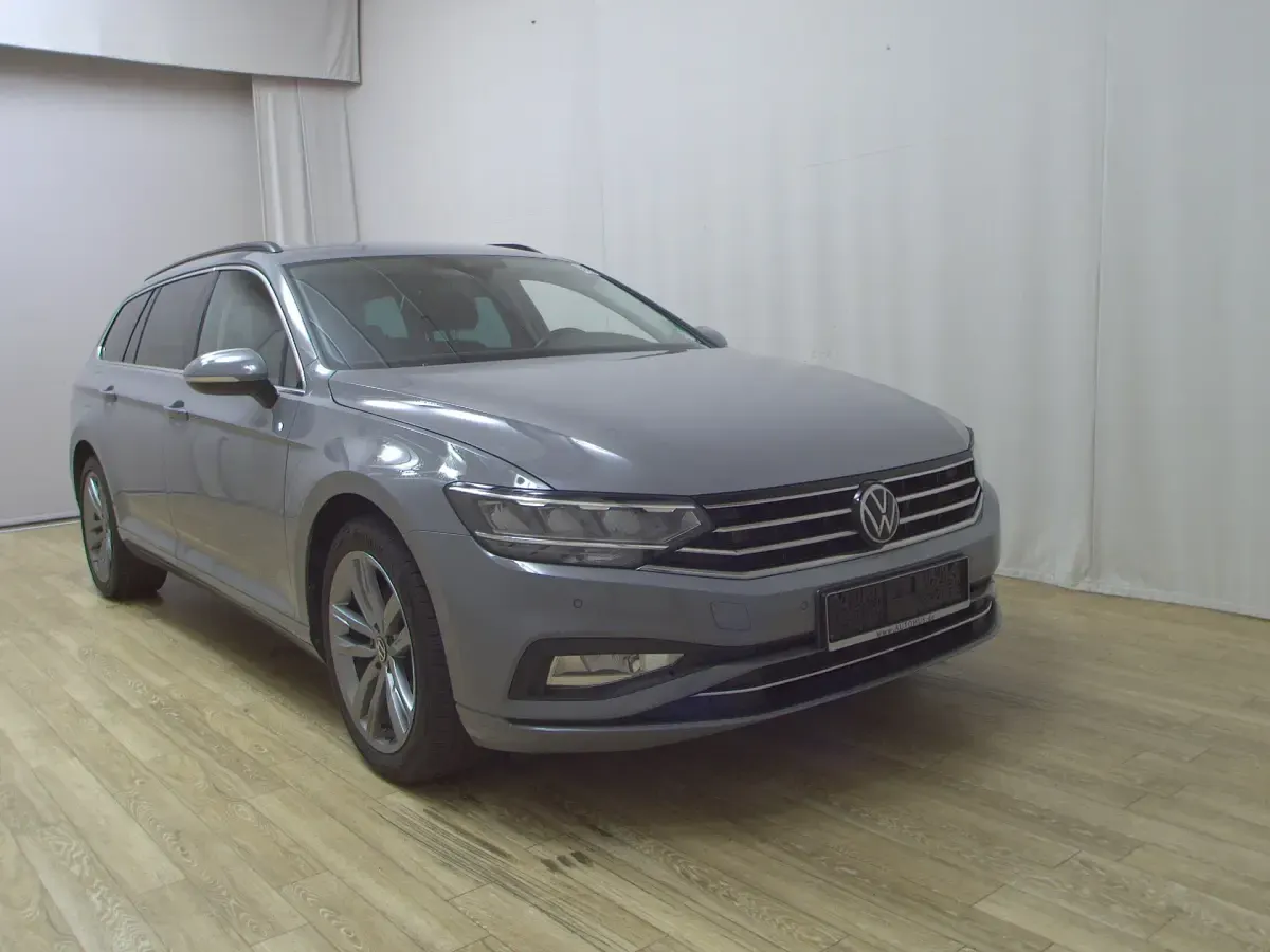 Gebraucht VW Passat Pro 200 PS (147 kW) 2023 Grau Kombi