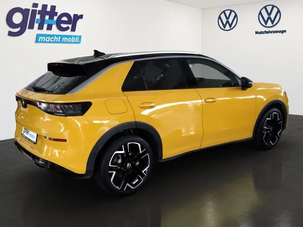 Neu VW T-Roc R-line 150 PS (110 kW) 2026 Gelb SUV