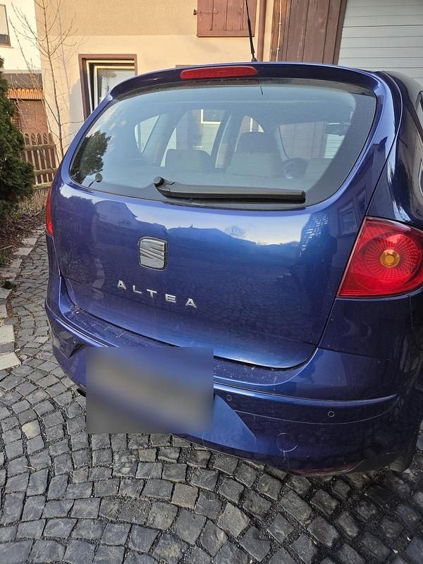Second-hand Seat Altea 2004 Albastru Monovolum