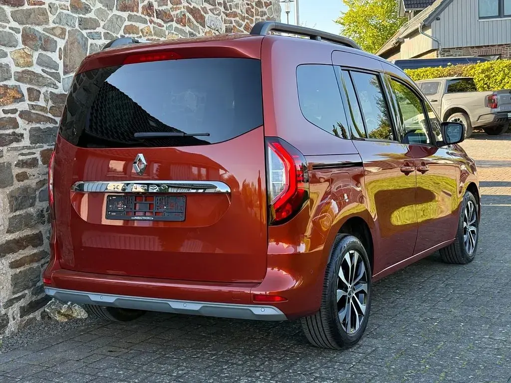 Gebraucht Renault Kangoo Intens 131 PS (96 kW) 2021 Braun Van / Kleinbus