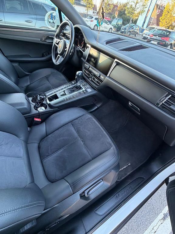 Gebraucht Porsche Macan 245 PS (180 kW) 2021 Weiß SUV